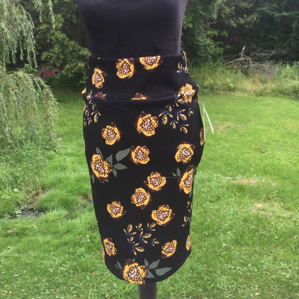 NWT Lularoe Cassie